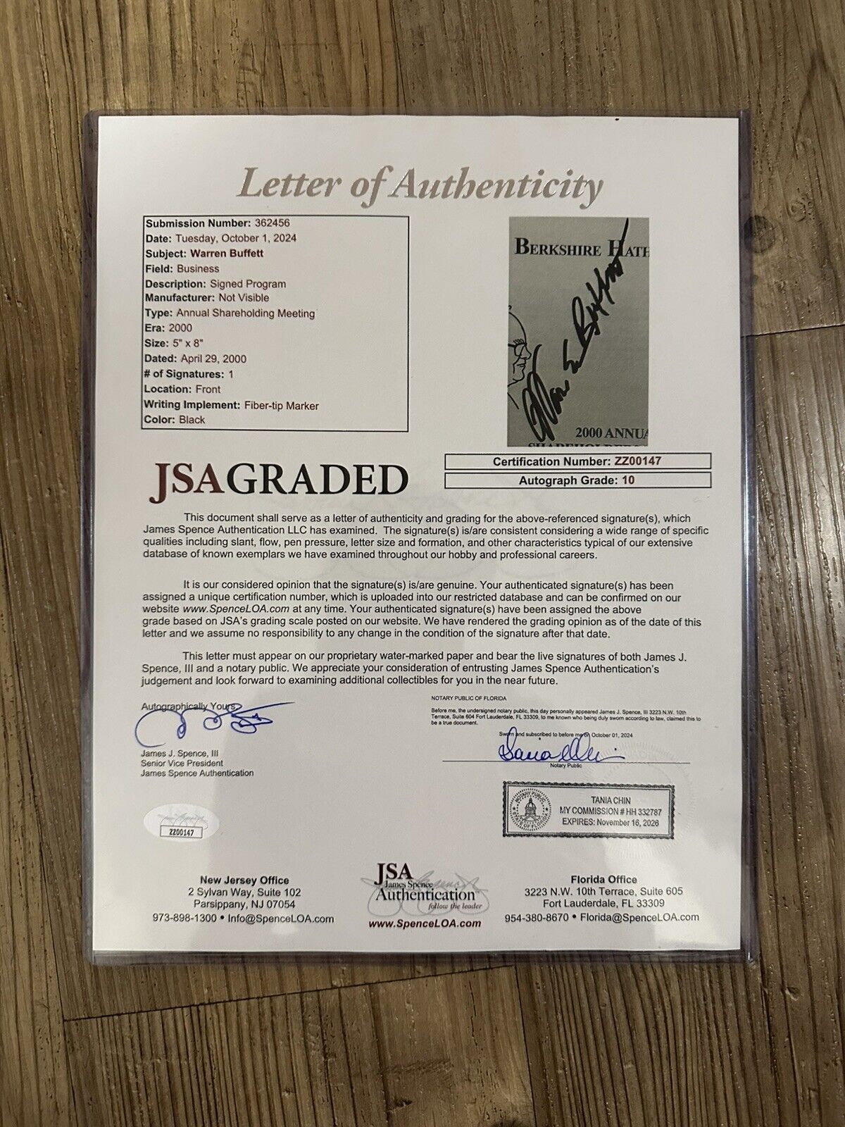 Warren Buffett Signed Berkshire Hathaway Annual Meeting Guide JSA Graded 10 Auto