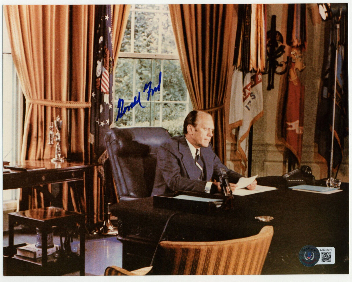 President Gerald Ford Signed 8x10 Oval Office Photograph BAS Authentic Auto