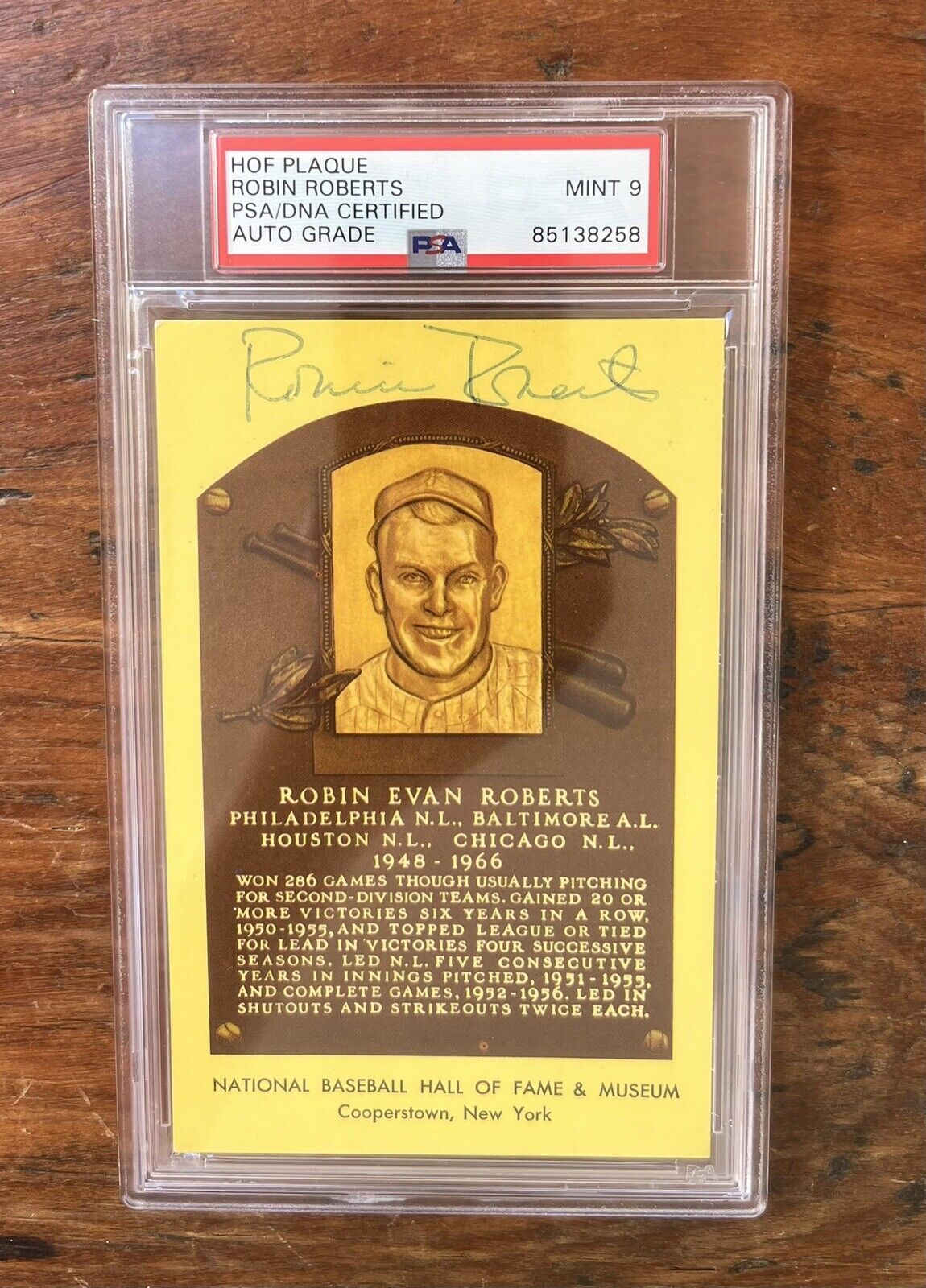 Robin Roberts Signed HOF Post Card PSA Mint 9 Auto