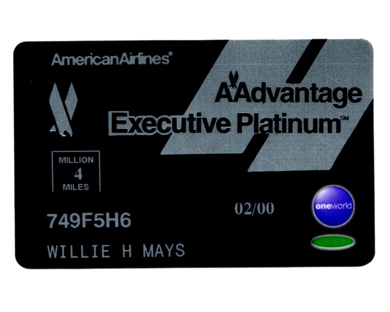 Willie Mays Personally Owned AA Credit Card Ex. Mays Estate / Hunt Auctions